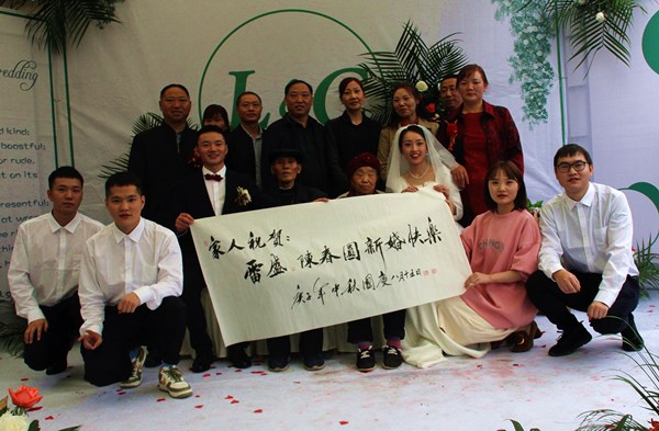 中秋撞上国庆节 丹桂镇乡村婚礼唱响“十五的月亮”(图11) 中秋撞上国庆节 丹桂镇乡村婚礼唱响“十五的月亮”(图11)