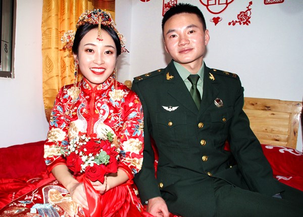 中秋撞上国庆节 丹桂镇乡村婚礼唱响“十五的月亮”(图12) 中秋撞上国庆节 丹桂镇乡村婚礼唱响“十五的月亮”(图12)